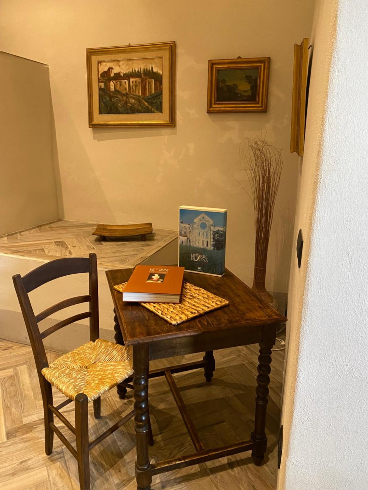 Loft Vicolo Di Vallepiatta 2 Min Piazza Del Campo Con Parcheggio Siena Exterior foto
