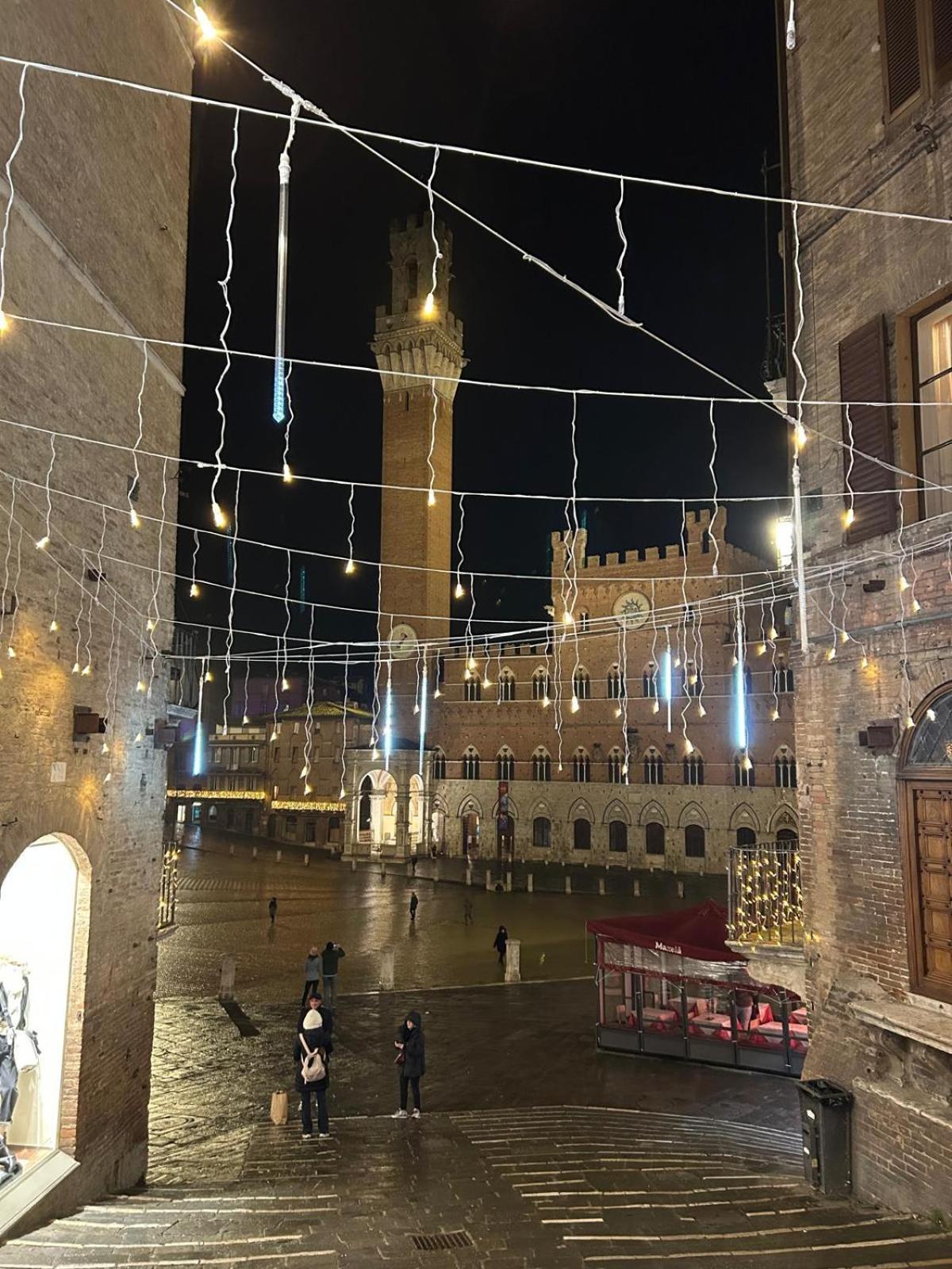 Loft Vicolo Di Vallepiatta 2 Min Piazza Del Campo Con Parcheggio Siena Exterior foto